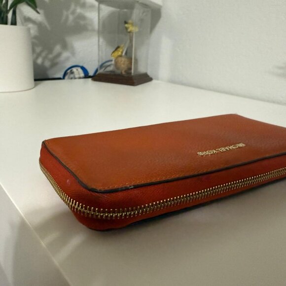 Pre-Owned Michael Kors Jet-Set Travel Wallet - Picture 8 of 11